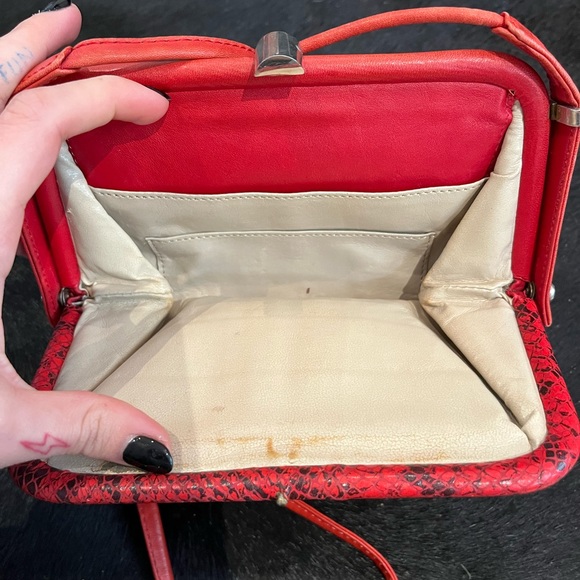 VINTAGE Italian Red Leather Shoulder Strap Purse with Snakeskin Leather Details - Picture 5 of 13